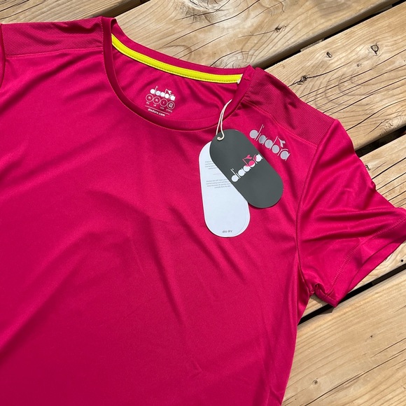 NWT Diadora sport T-Shirt - Picture 2 of 3